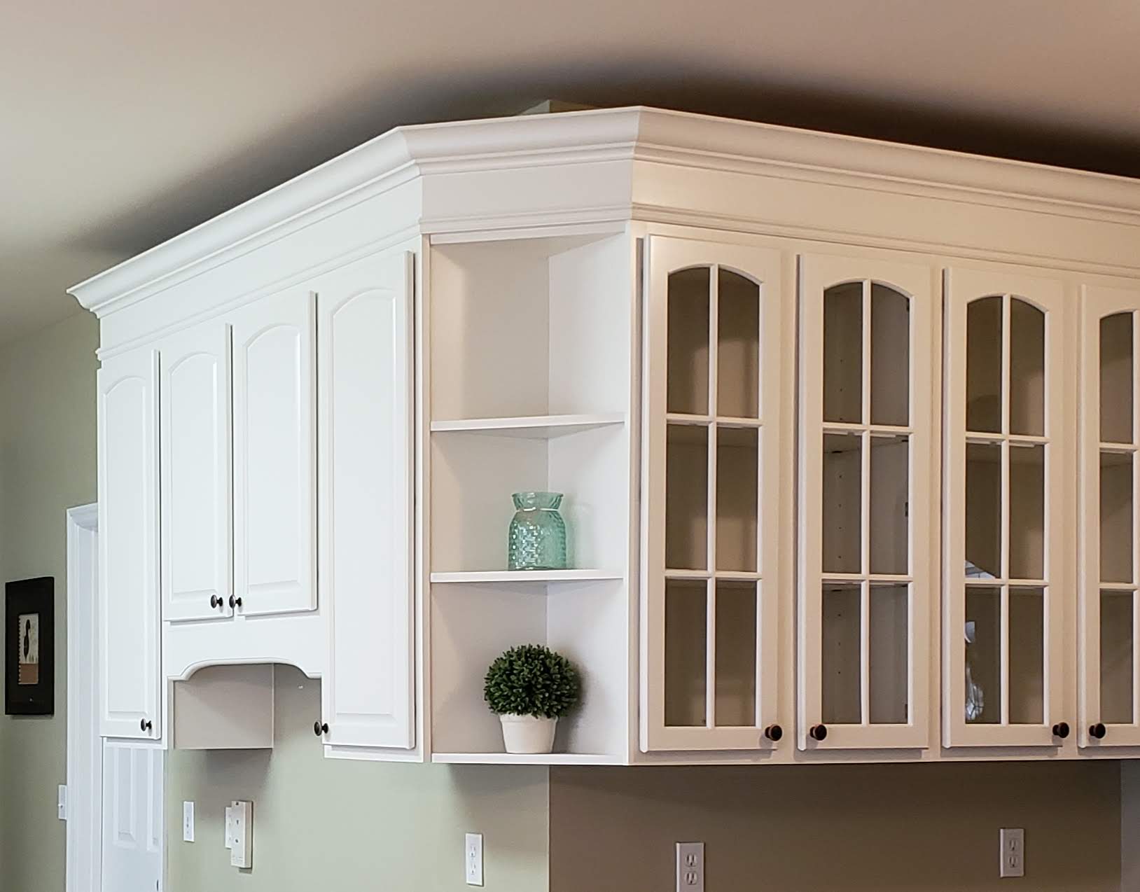 scribe molding on upper cabinets